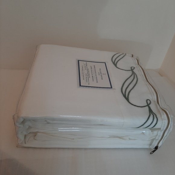 Williams Sonoma Linen Embroidered Leaf California King Sheet Set - Picture 5 of 13